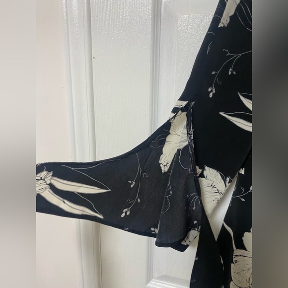 Flare Black Suzy Shier Dress - Picture 4 of 8